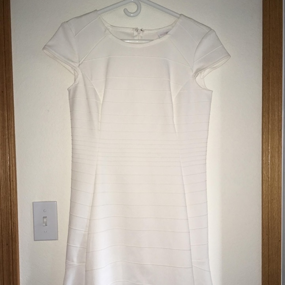 Roz & Ali White Dress, Size 6